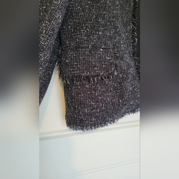 Blazer - Picture 2 of 3